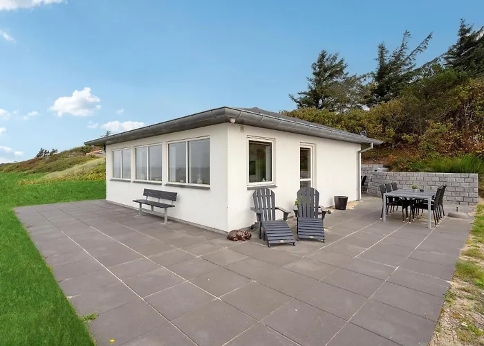 Ferienhaus Stunning In V With Kitchen Esbjerg